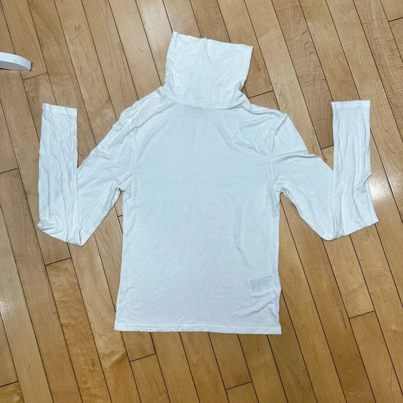 H&M DIvided WHite Base Layer Thin Turtle Neck - small - Picture 2 of 6